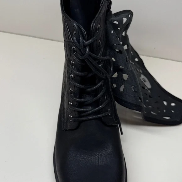 Lala Ikai woman’s Studded Motorcycle - Combat - Ankle boots size EUR 40 / sz 10 - Picture 11 of 13